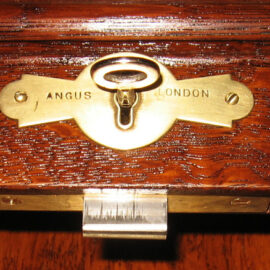 „Americký“ psací stůl Angus London