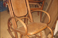 01-houpaci-kreslo-pred-opravou