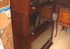 02-Thonet-sektorova-knihovna