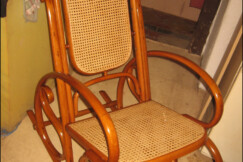 02-houpaci-kreslo-po-oprave-s-novym-vypletem