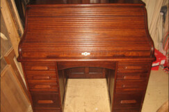 05-americky-psaci-stul-Jerry-po-oprave