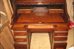 06-americky-psaci-stul-Jerry-po-oprave