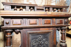 06-nocni-stolky-k-posteli-intarzovane-pred-opravou