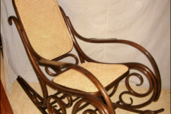 07-houpaci-kreslo-Fischel-po-restaurovani-s-vypletem