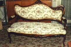 08-neorokoko-zidle-sofa-stolek