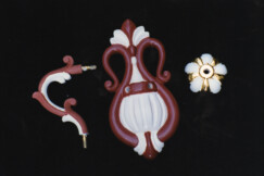 08-rezba-nastenne-apliky-v-kridovem-podkladu