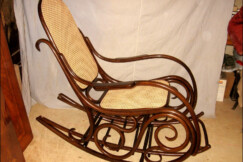 10-Fischel-houpaci-kreslo-s-trnozem-novy-vyplet