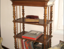 10-policova-knihovna-orech