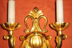 10-zlacena-nastenna-aplika