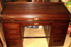 11-americky-psaci-stul-Jerry-po-celkove-oprave