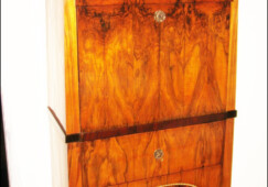 12-Biedermeierovy-sekretar-s-tajnymi-schrankami