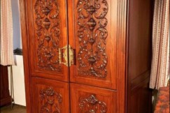 12-replika-starozitne-skrine-se-rezbami