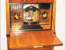 13-Biedermeierovy-sekretar-s-tajnymi-schrankami