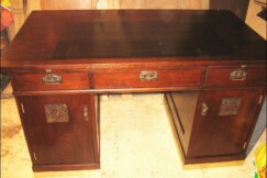 22-psaci-stul-s-dvirky