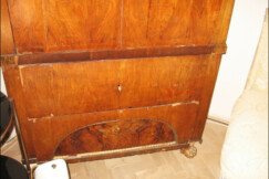 02-Biedermeier-sekretar-stav-pred-restaurovanim