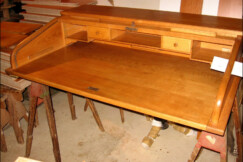 10-amerisky-psaci-stul-Jerry