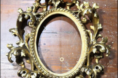 11-ovalny-zlaceny-ramecek-na-miniaturu-zrcedlo