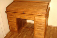 12-amerisky-psaci-stul-Jerry