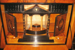 13-Biedermeier-sekretar-postup-restaurovani