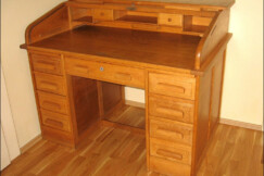 13-amerisky-psaci-stul-Jerry